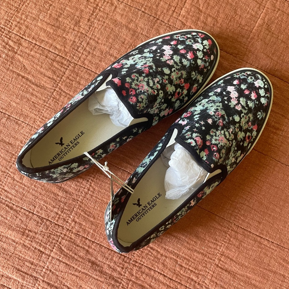 Retro AEO Floral Print Slide On Sneakers - Picture 5 of 8